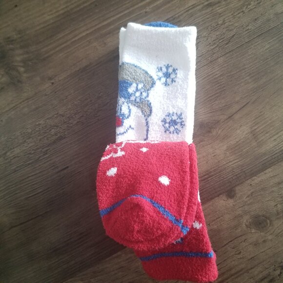 Frosty The Snowman Chenille Socks - 2 pairs - Christmas Theme - Picture 3 of 8